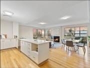 Luxury Penthouse with City Views – East Perth