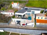 LUXURY PROPERTIE Moradia Contemporânea T3 Arco da...