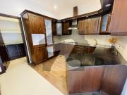 Luxury Renovated Triple Story House F 6