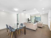 Luxury Fully Furnished Apartment with Panoramic Swan...