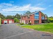 Luxury rural living at its BEST!