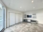 Luxury semi Furnished Two Bedrooms in Mascot Heart!