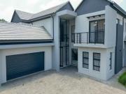 luxury six bedroom double storey hom.