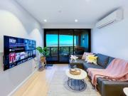 Luxury Sky High Living: Stylish 2 Bed Apartment in Sky...