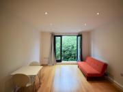 Luxury Spacious 1 Bed Flat with Balcony & Garden