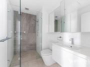 LUXURY SPLIT LEVEL SPACIOUS APARTMENT