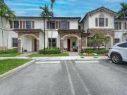 Luxury Townhouse for sale in Hialeah, United States