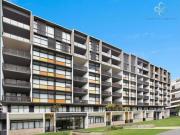 Luxury Townhouse Style Three Bedrooms Apartment with Own...