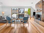 Luxury Tri Level Beachside Residence with Panoramic Bay...