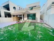Luxury Triple Story House with Basement & Front Garden...