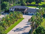 Luxury Villa for rent in Miami, United States