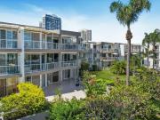 Luxury Waterfront Living: Renovated Ground Floor...