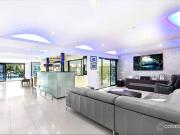 Luxury Waterfront Residence!