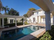 luxury well furnished executive apar.