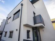 Luxus Haus mit 320 m2 zu verkaufen Gemeindebezirk...