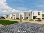 Luxus Haus mit 4 Zimmer zu verkaufen in Stetten,...