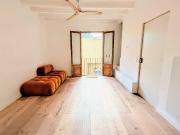 Luz, historia y diseño: un refugio exclusivo en Sant Jaume