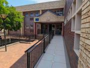 lynnwood offers a 175m² office spac.