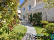 LYON 3 MONTCHAT CHAMBOVET Maison T8 avec jardin paysagé