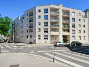 LYON 7 Appartement T3 rénové avec balcon / Grand garage...