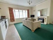 1 bedroom Flat To Let