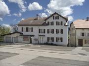 Machen Sie ein Angebot für dieses Gebäude mit 4...