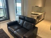 Madison CBD Apt around 15 minutes to RMIT & Melbourne Uni