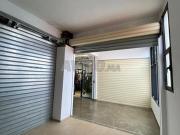 Magasin à louer light Mall