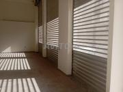 Magasin de grande façade 3 rideaux 144m2