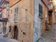 Magazzino in vendita a Marino