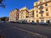 Magazzino in vendita a Napoli