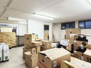 Magazzino in vendita a Prato