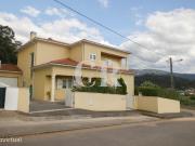 Magnfica Moradia T4 com Garagem e Jardim em Casal do...