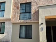 RENTA HERMOSA CASA EN MISIÓN MONTEJO QUERETARO 2 NIVELES...