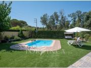 Magnifica casa con gran parcela plana en Can Carbonell a...
