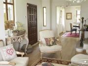 MAGNÍFICA CASA ESTILO TUDOR, RODEADA DE JARDÍN