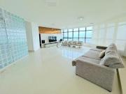 Magnifica cobertura em frente ao mar, lazer privativo, 4...