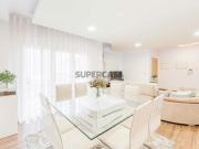 Moradia T3 com garagem, num condomínio com piscina, em...