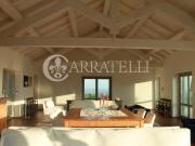 Magnifica villa di campagna in stile tipico toscano con...