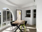 Magnífica villa totalmente reformada con 2 apartamentos...