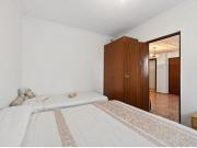 Magnifica vivienda en planta baja con 5 dormitorios y...