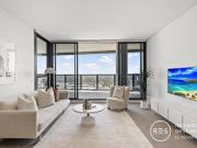 Magnificent sky home and north facing in/outdoor entertainer