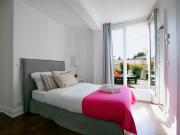 Magnificient 2 bedrooms with terrace next to champs elysées