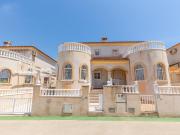 MAGNIFICO ADOSADO CON PISCINA COMUNITARIA Y APARCAMIENTO...