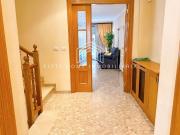 MAGNÍFICO ADOSADO SEMINUEVO CERCA DEL CENTRO