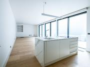 Apartamento T2 com terraço e piscina nos Restauradores