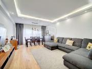 Magnífico Apartamento T4, com duas suítes, box...