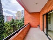 Magnifico apartamento T5 com varanda em Miraflores,...