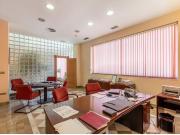 Magnífico local de 240 m2 en Camino Bajo de Huetor
