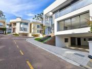 Magnífico Sobrado 4 suítes em Condomínio Fechado no Boa...